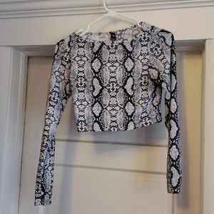 Long sleeve snakeskin print crop